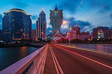 帮？还是不帮？百种命运由你来定，多重结局等你发现！